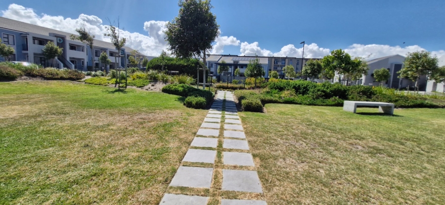 To Let  Bedroom Property for Rent in Burgundy Estate Western Cape